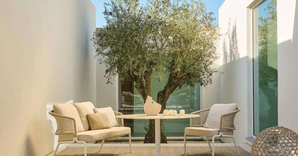 Outdoor Coffee Tables for Small Spaces